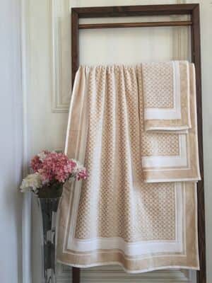 מגבת דגם BROOKLYN CREAM-GOLD מבחר גדלים החל מ-