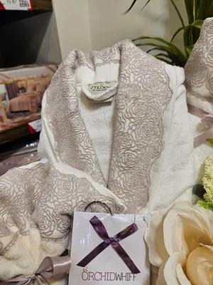 סט חלוק מגבת יוקרתי משולב תחרה + מגבת פנים + מגבת ענק M