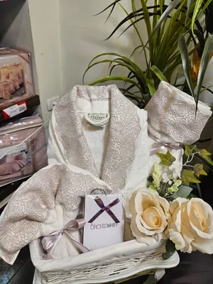 סט חלוק מגבת יוקרתי משולב תחרה + מגבת פנים + מגבת ענק M