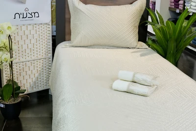 כיסוי מיטה יחיד דגם לאונרדו מבית מצעית