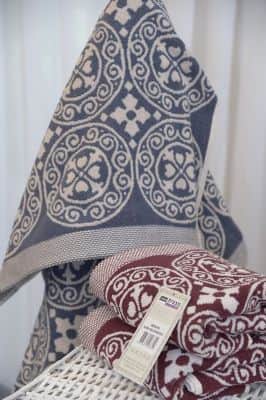 מגבת גוף 70/130 דגם בנסון בורדו/כחול