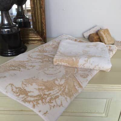 מגבת דגם MONTIRA זהב קרם רחצה