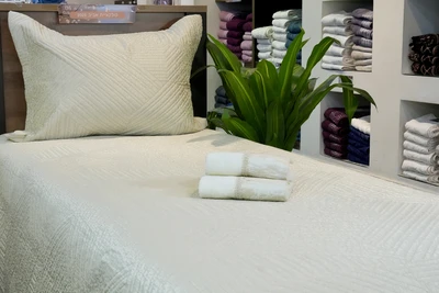 כיסוי מיטה יחיד דגם לאונרדו מבית מצעית